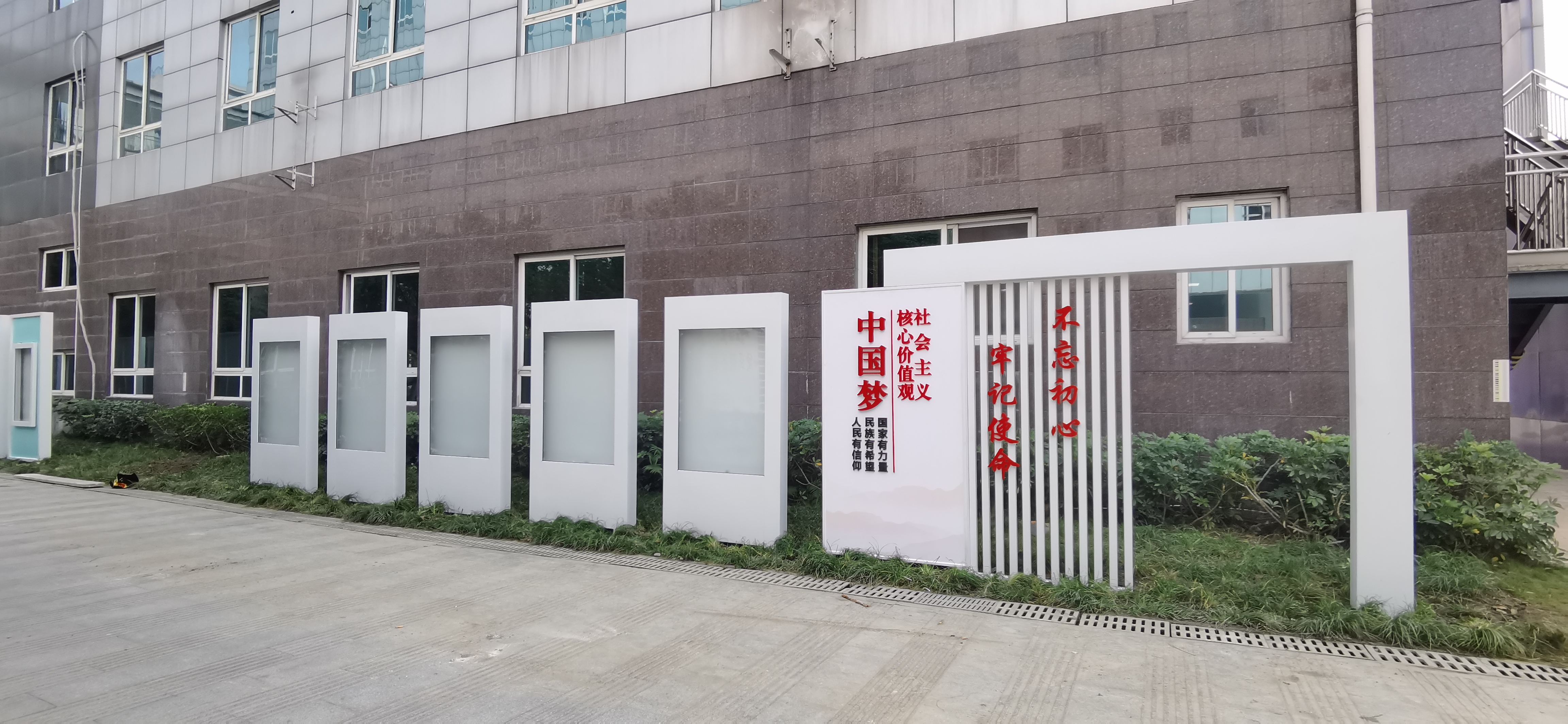 41ac55b860ece42edcc4030ed5ae175.jpg